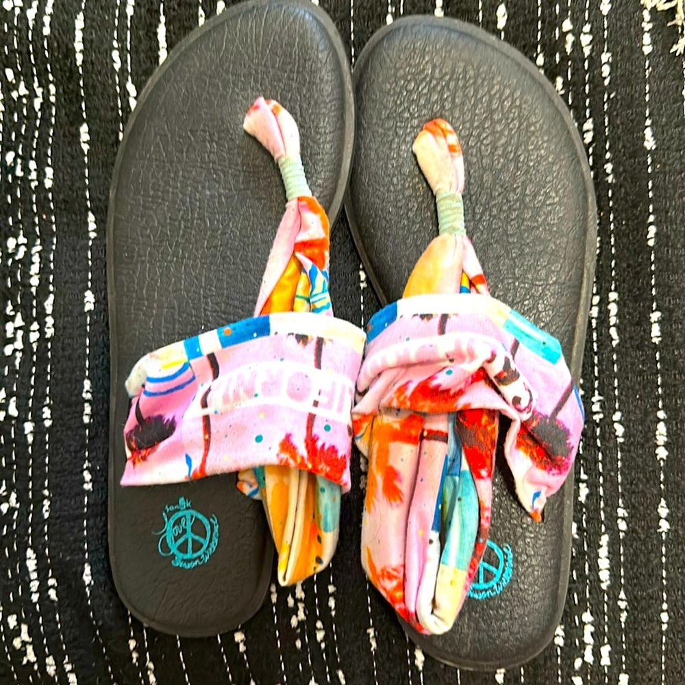 Sanuk California/peace yoga mat sandal, size 10